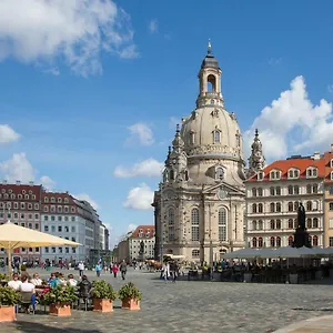 Apartment Grosses Im Zentrum Von Dresden, 2 Schlafzimmer, 2 Baeder, Balkon, Dresden